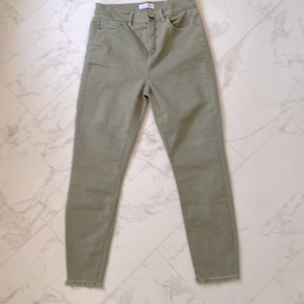 Loft green jeans in great condition.